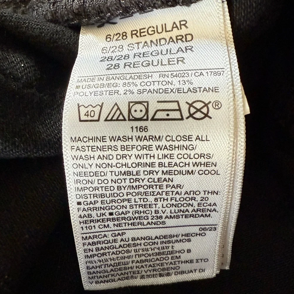 NWT GAP Black Classic Straight - 6/28R - Picture 2 of 8
